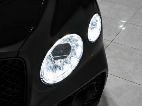 Used 2023 Bentley Bentayga V8 image 56