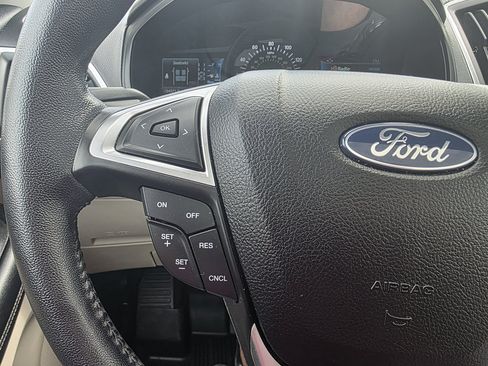 Used 2022 Ford Edge Titanium AWD/4WD image 24