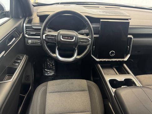 Certified 2025 GMC Acadia Elevation FWD image 11