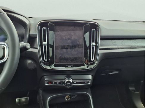 Used 2023 Volvo XC40 Recharge Plus AWD/4WD image 15