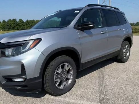 Used 2023 Honda Passport TrailSport image 4