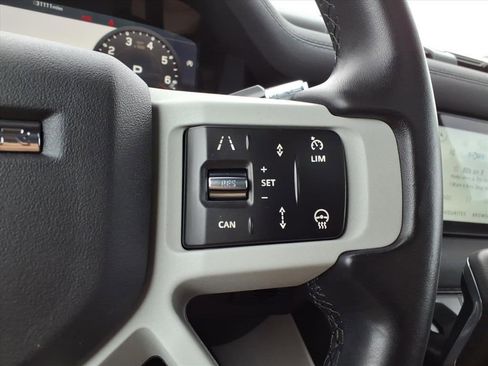 Used 2022 Land Rover Defender 110 SE image 29
