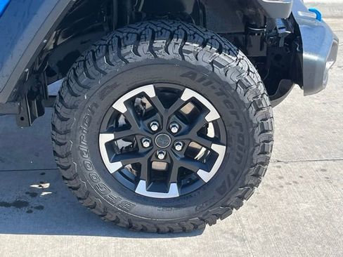 Used 2024 Jeep Wrangler Unlimited Rubicon 4xe w/ Technology Group AWD/4WD image 7