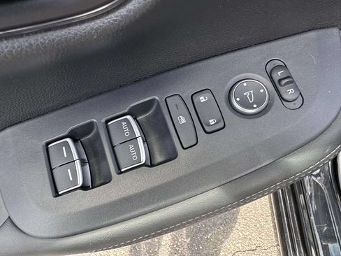 Certified 2024 Honda HR-V EX-L image 9