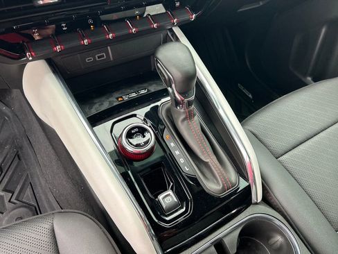 Certified 2024 GMC Canyon AT4X image 22