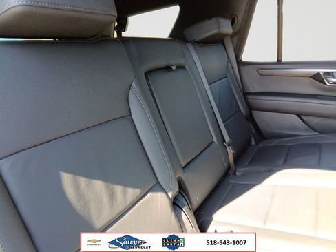 Used 2025 Chevrolet Tahoe LT AWD/4WD image 17