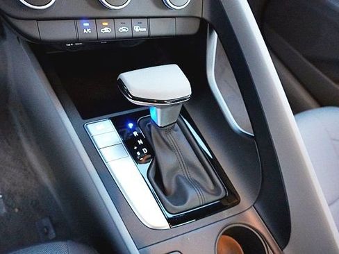 New 2026 Hyundai Elantra SE FWD image 31