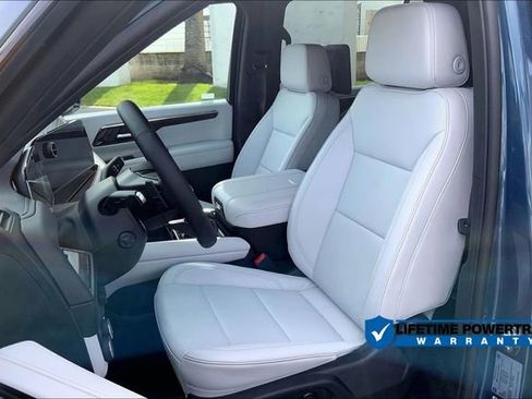 New 2025 Chevrolet Suburban Premier image 10