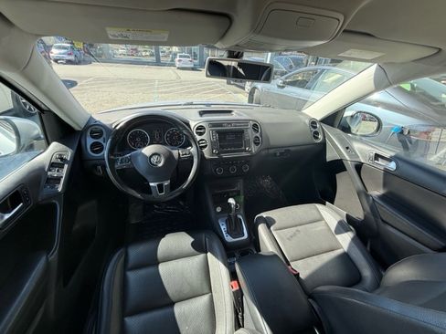 Used 2017 Volkswagen Tiguan S image 16