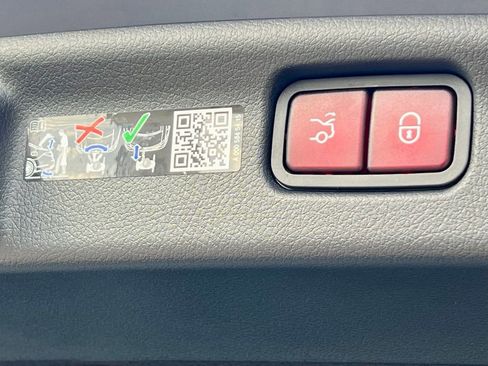 Certified 2026 Mercedes-Benz C 300 4MATIC Sedan image 21