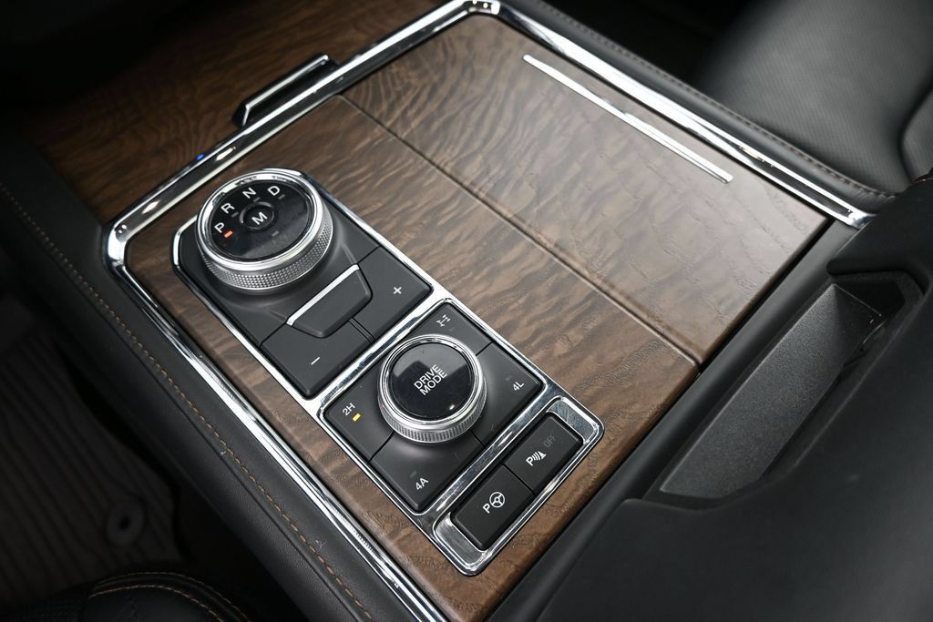 Certified 2020 Ford Expedition Platinum AWD/4WD image 8