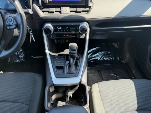 Used 2024 Toyota RAV4 LE AWD/4WD image 16