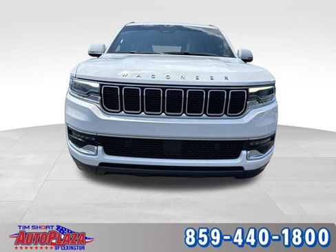 Used 2022 Jeep Wagoneer Series I AWD/4WD image 3