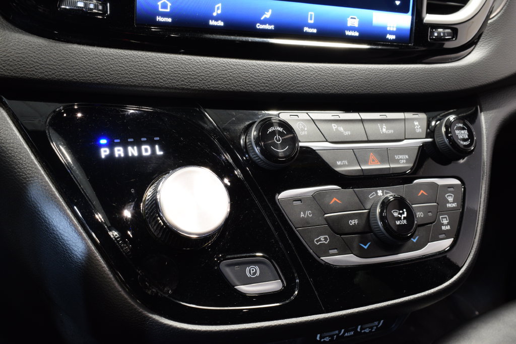 Used 2025 Chrysler Pacifica Select FWD image 24