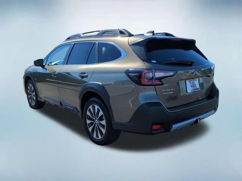 Used 2025 Subaru Outback Limited AWD/4WD image 5