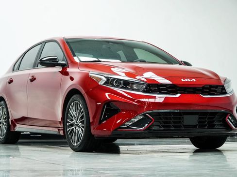 Used 2024 Kia Forte GT-Line w/ GT-Line Premium Package FWD image 4