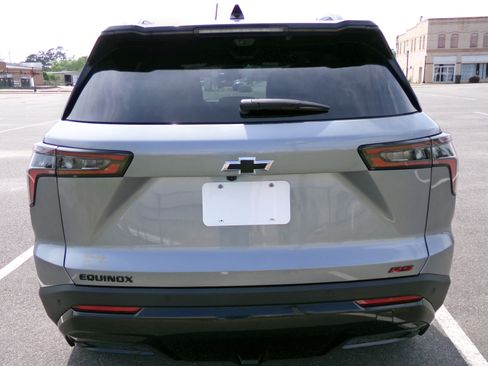 New 2026 Chevrolet Equinox RS FWD image 4