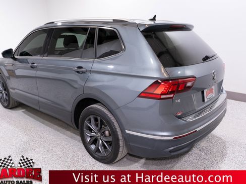 Used 2023 Volkswagen Tiguan SE image 3