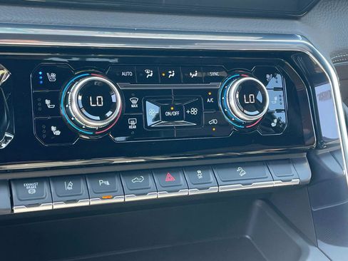 New 2025 GMC Sierra 2500 Denali w/ Denali Reserve Package image 17