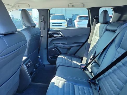 New 2026 Mitsubishi Outlander SE image 14
