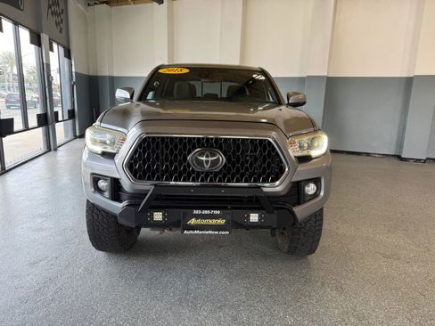 Used 2018 Toyota Tacoma TRD Off-Road RWD image 2