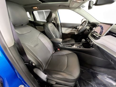 Used 2022 Jeep Compass Limited w/ Sun and Sound Group image 28