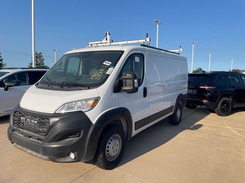 Used 2025 RAM ProMaster 2500 w/ Convenience Group FWD image 4
