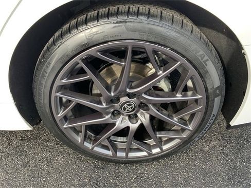 Used 2025 Toyota Camry SE image 33