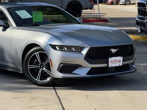 Used 2024 Ford Mustang Premium image 2