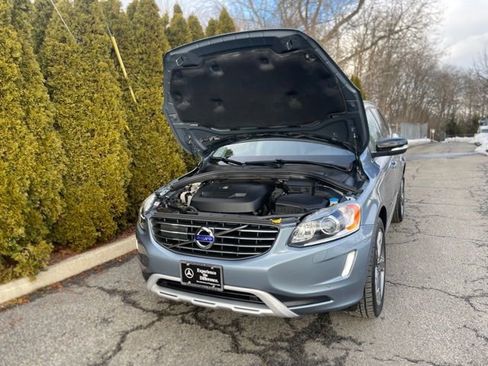 Used 2017 Volvo XC60 T6 Dynamic w/ Advanced Package image 13