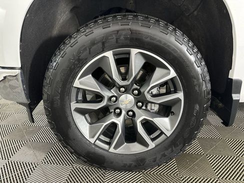 Used 2024 Chevrolet Silverado 1500 LT image 33