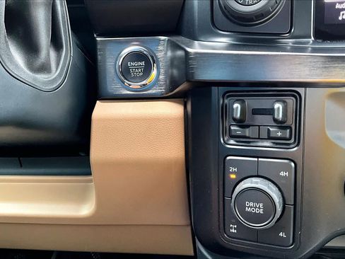 Used 2024 Ford F250 Lariat w/ Lariat Ultimate Package AWD/4WD image 31