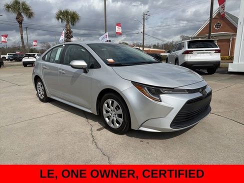 Used 2023 Toyota Corolla LE image 3
