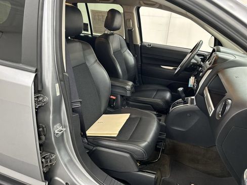 Used 2017 Jeep Compass Latitude AWD/4WD image 21