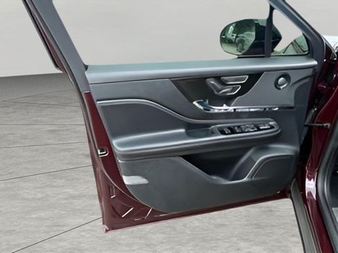 Used 2021 Lincoln Corsair Reserve AWD/4WD image 34