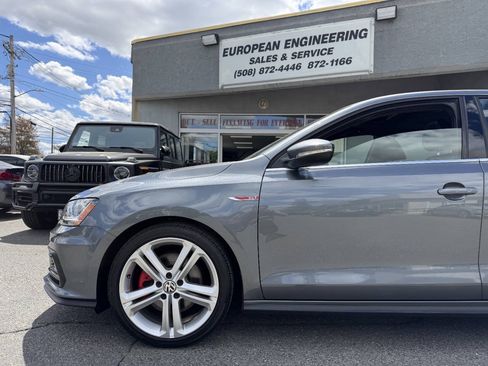 Used 2017 Volkswagen Jetta GLI FWD image 9