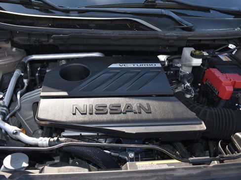 Used 2024 Nissan Rogue SV image 34