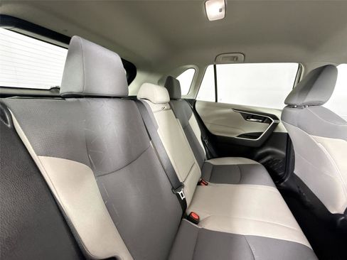 Certified 2022 Toyota RAV4 XLE image 39