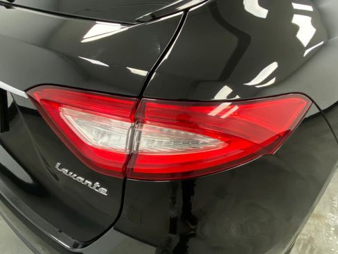 Used 2018 Maserati Levante GranLusso image 14