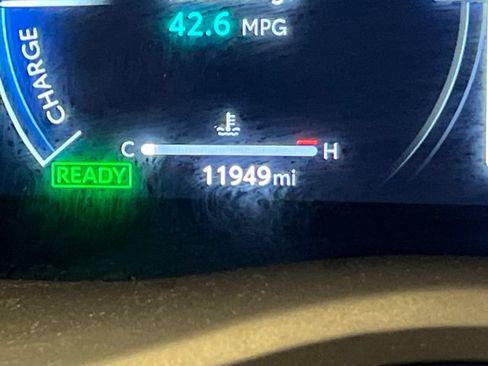 Used 2025 Toyota Camry XLE FWD image 23