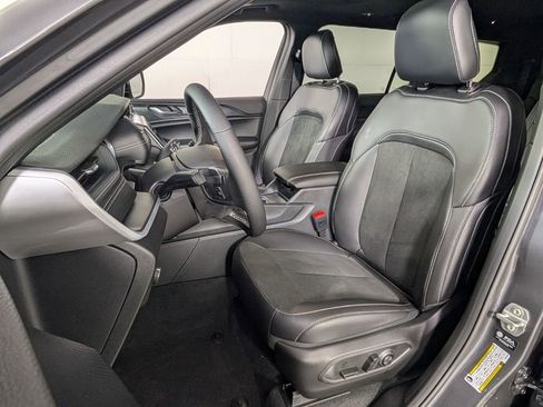 New 2025 Jeep Grand Cherokee L Altitude RWD image 5