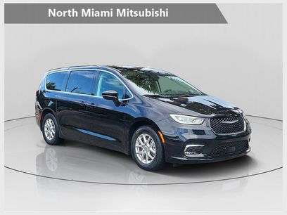 Used 2024 Chrysler Pacifica Touring-L