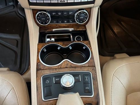 Used 2012 Mercedes-Benz CLS 550 4MATIC image 15