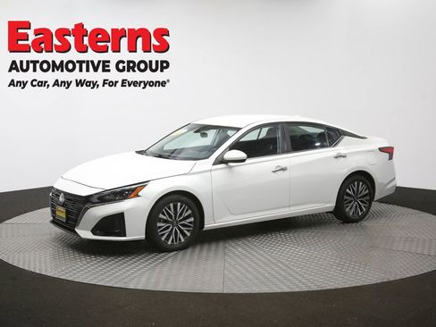Used 2023 Nissan Altima 2.5 SV FWD image 57