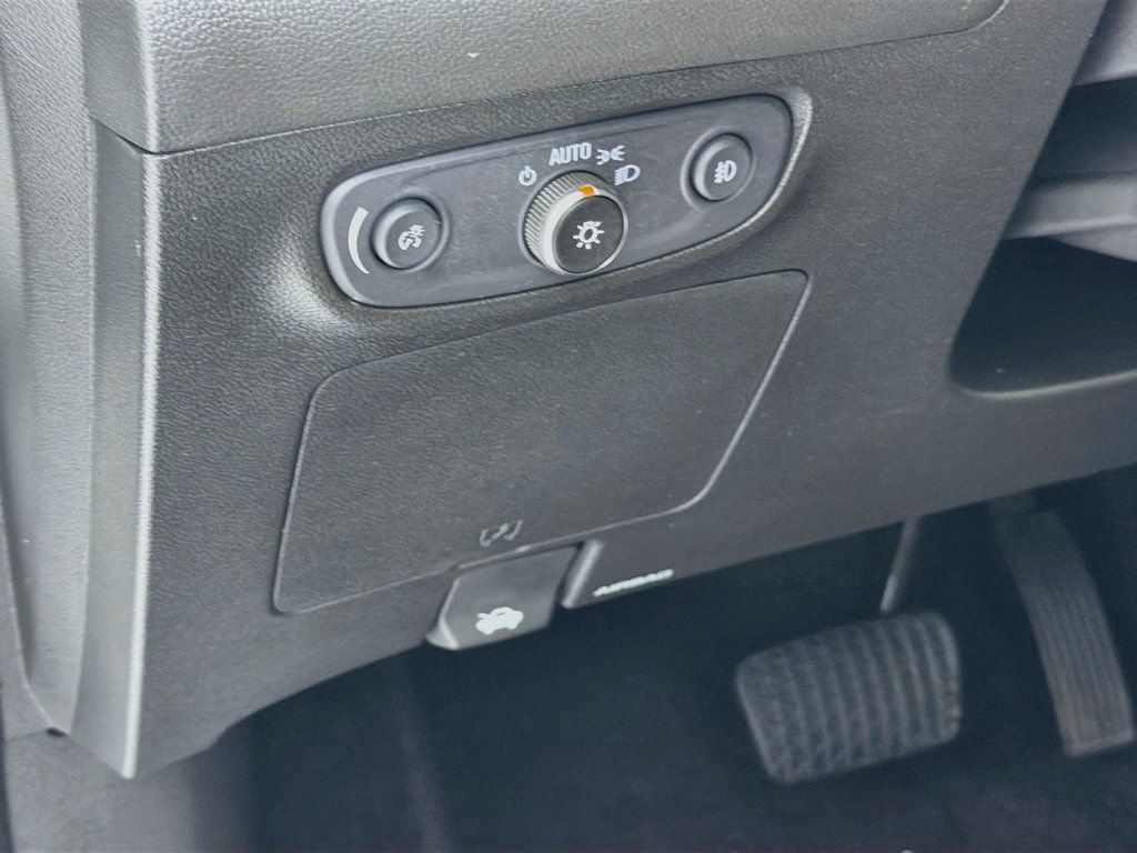 Used 2022 Buick Encore GX Essence AWD/4WD image 10