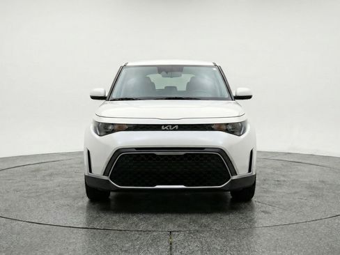 Used 2025 Kia Soul LX w/ LX Technology Package image 2