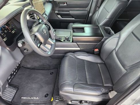 Used 2023 Toyota Sequoia Platinum image 9