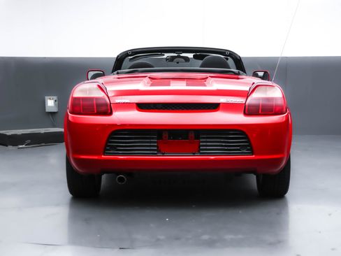 Used 2001 Toyota MR2 image 4
