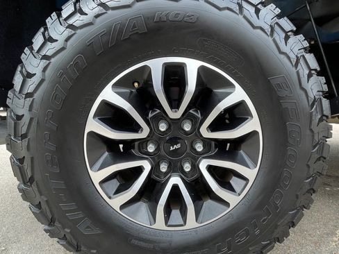 Used 2014 Ford F150 Raptor w/ Equipment Group 801A Luxury image 16