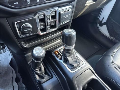 Certified 2021 Jeep Wrangler Unlimited Sahara image 30